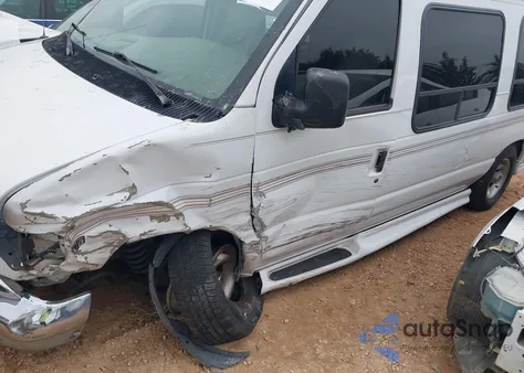 2003 Ford E-150 Recreational z USA, uszkodzony, nr VIN 1FDRE14W03HB85536